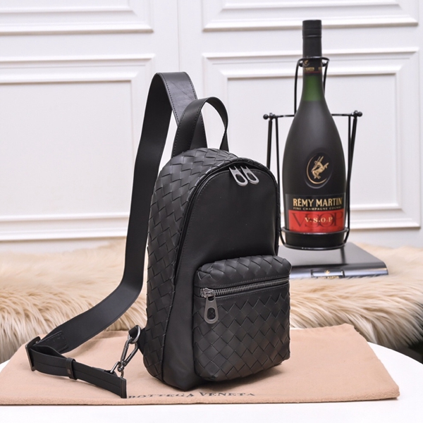 ボッテガヴェネタバッグ側面デザイン